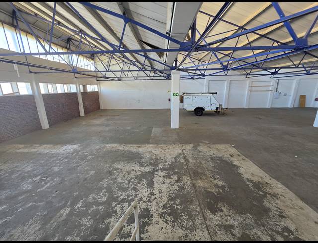 650M² WAREHOUSE TO LET IN PAARDEN EILAND